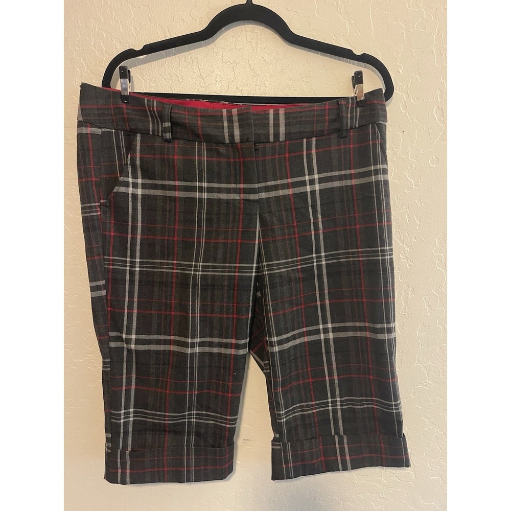 Zinc Women's/ Juniors Size 13 Red Black Checkered Shorts